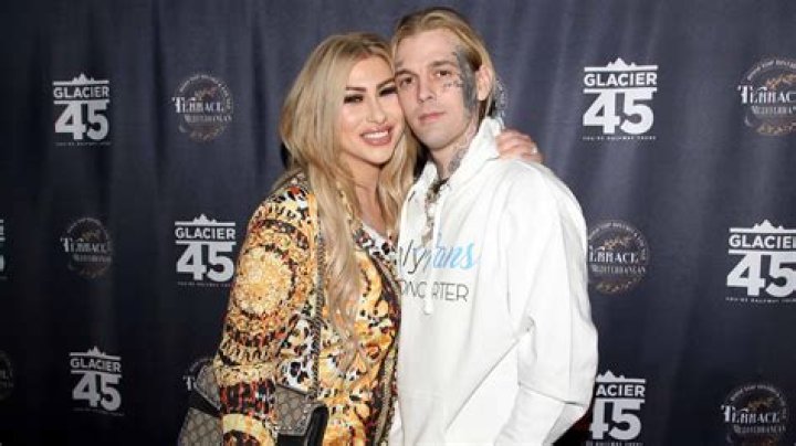 Aaron Carter Announces That His Girlfriend Melanie Martin Is Pregnant Hollywood Life |