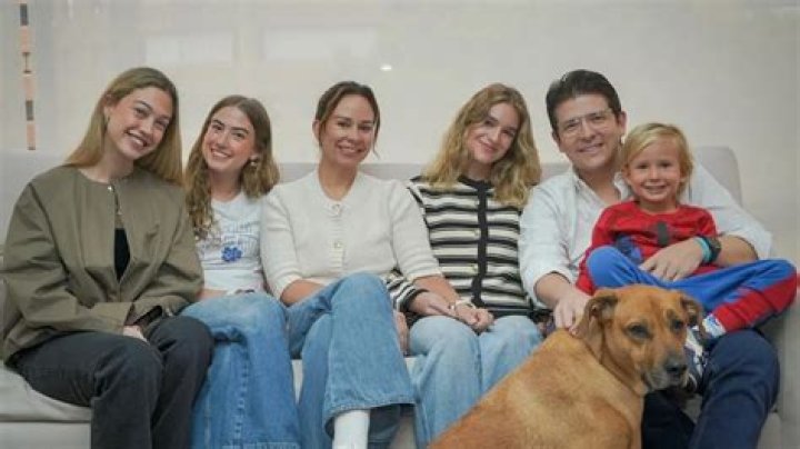 Adrián Uribe - Age, Family, Bio ·