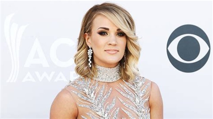 Carrie Underwood Celebrity Profile Hollywood Life |