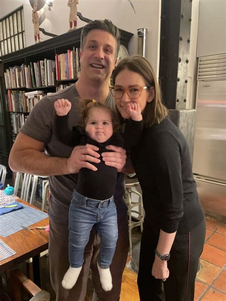 CNN's lead political anchor, Wlf ltzr's Net Worth is $16 million; Shares a daughter with wif ·