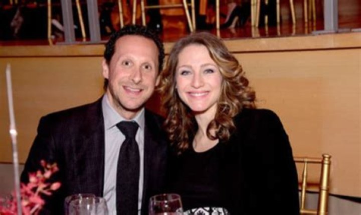 Explore Robert Cameron's Biography, Wife, Children, & Net Worth