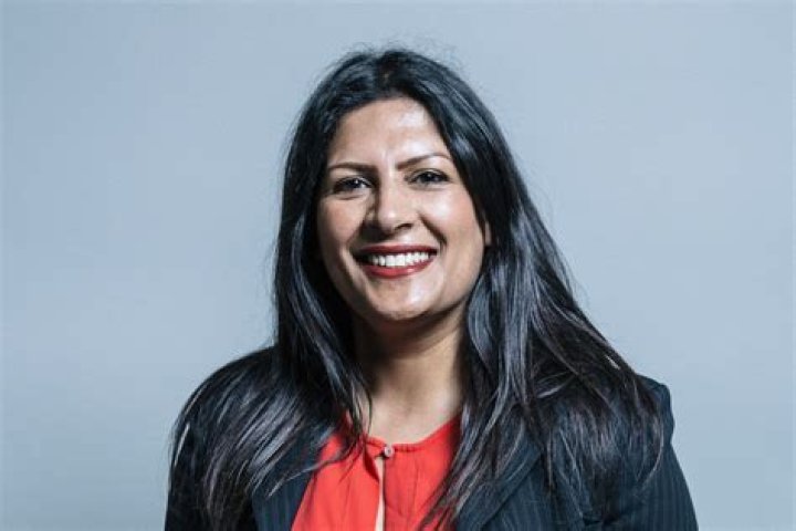 Hajna O Moss - Bio, Age, Net Worth, Salary, Height, Divorce, Nationality, Body Measurement, Career ·