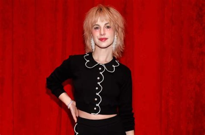 Hayley Williams Age, Dating, Marriage, Husband, Divorce & Net Worth ·