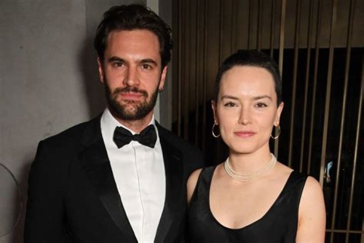 Is Tom Bateman Married With Daisy Ridley? Insights About His Net Worth, Family, TV Shows, & Movies