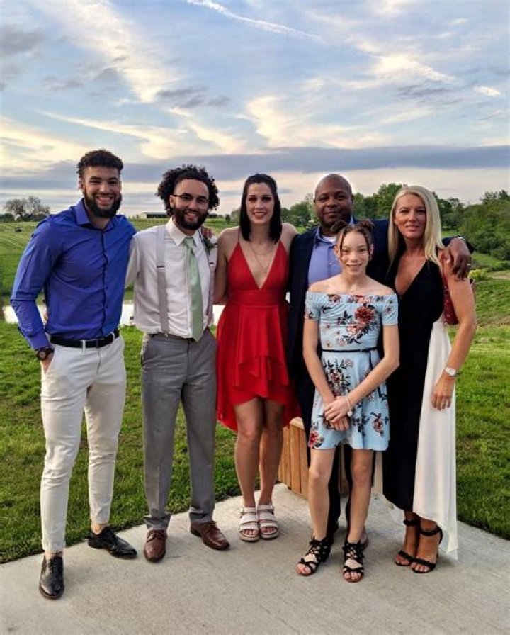 Jaylin James - Age, Family, Bio ·