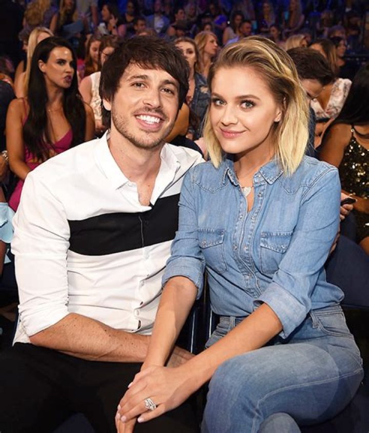 Kelsea Ballerini Posts First Photo After Announcing Morgan Evans Split Hollywood Life |