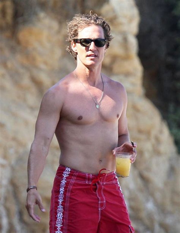 Matthew McConaughey Posts Shirtless Throwback Pic On IG & Fans Freak Hollywood Life |
