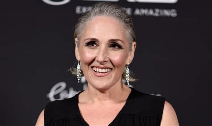 Ricki Lake - Bio, Age, Net Worth, Height, Divorce, Nationality, Body Measurement, Career ·