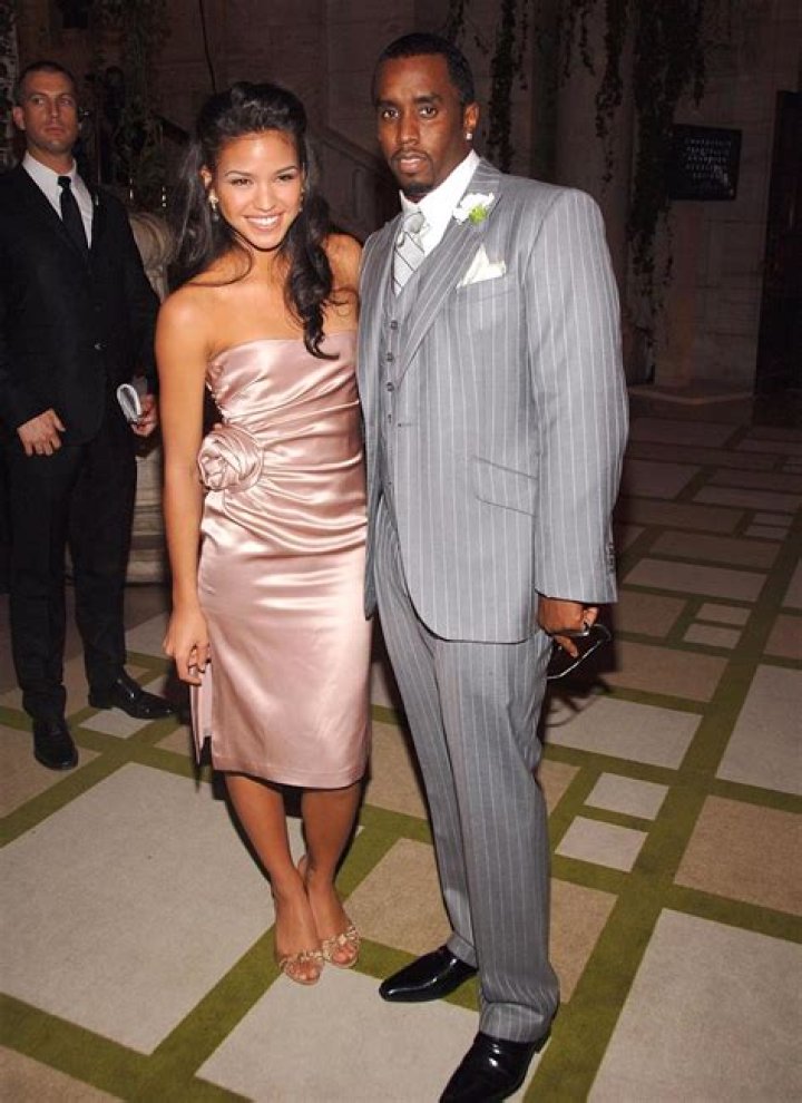 Robbie Mantooth is the ex-girlfriend of Mick Mars, founder of Motley Crue. Know their relationship a ·