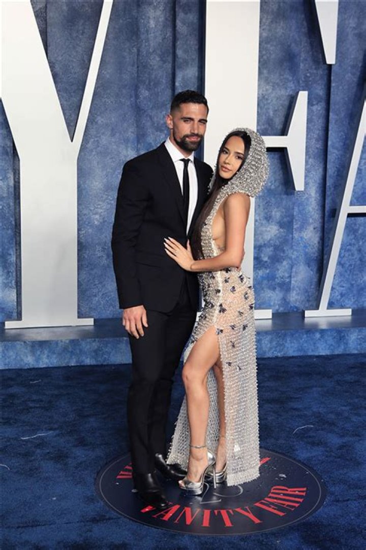 See Message Hollywood Life |