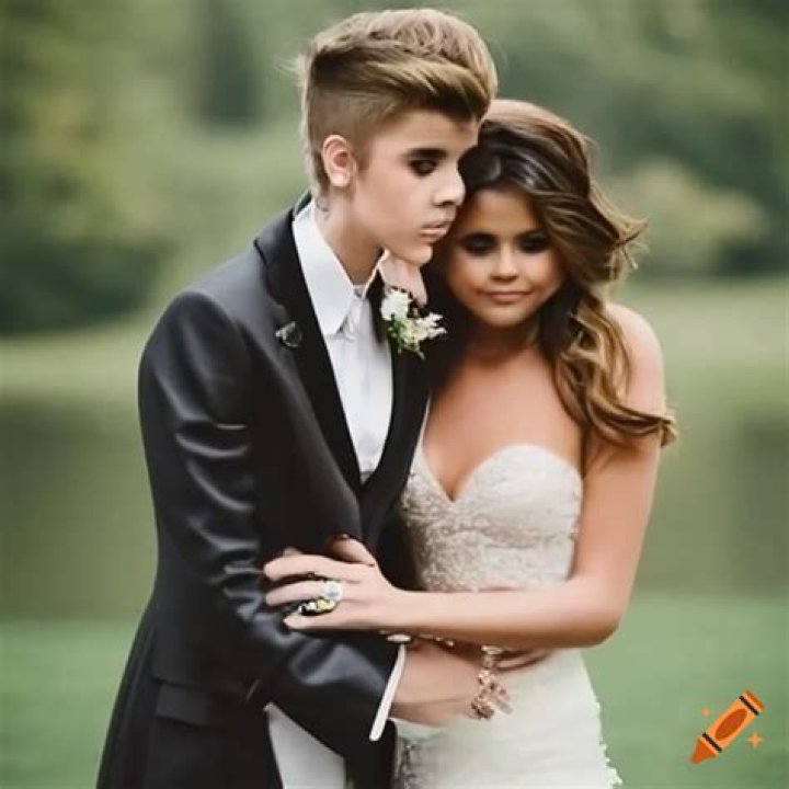 Selena Gomez & Justin Biebers Marriage Proposal Did He Pop The Question? Hollywood Life |