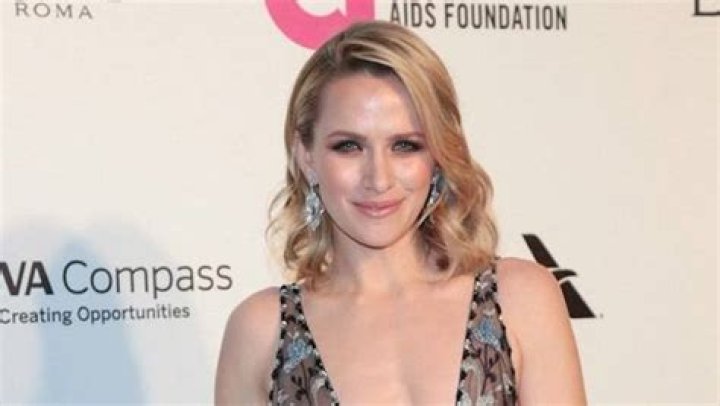 Shantel VanSanten - Age, Family, Bio ·