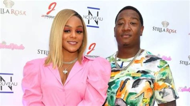 The Story Of Yung Joc Wife ·