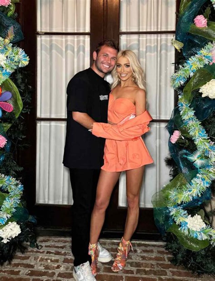 Uncover The Story Behind "Pictures Of Laine Hardy S Girlfriend Gracie"