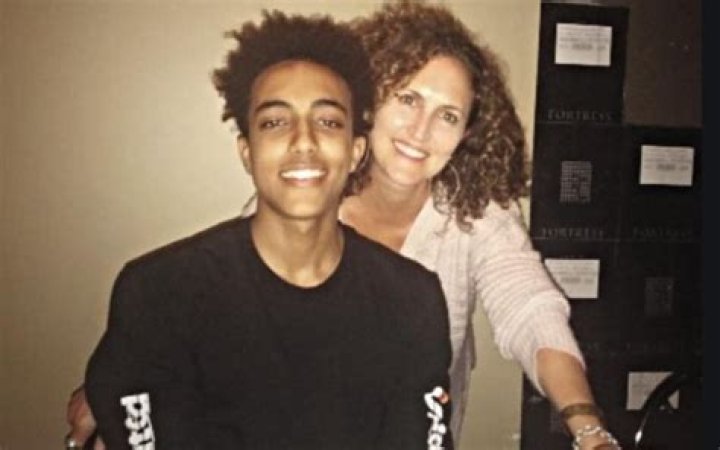 Uncover The Untold Story Behind "Who Is Cheryl Bonacci Facts About Arsenio"